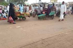 «سوق النازحين».. كيف تضامنت سنار السودانية مع ضحايا الحرب؟