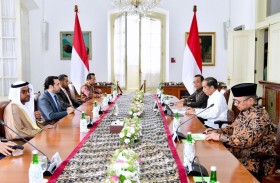 رئيس إندونيسيا يستقبل الأمين العام لمجلس حكماء المسلمين 