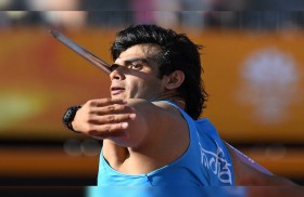 الهندي شوبرا يمنح بلاده ذهبية تاريخية 