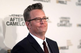 محاكمة طبيب وامرأة في وفاة ماثيو بيري