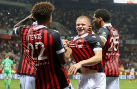 نيس يحتفل بأفضل طريقة بعودة جمهوره 