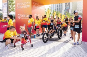 كلوي فوكس تأسر قلوب المشاركين في فعالية الركض في إكسبو