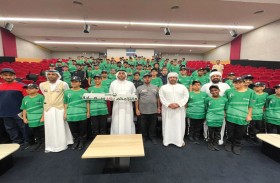 شرطة دبي تنظم محاضرة لطلبة البرنامج الطلابي الصيفي حول التزامات الجمهور الرياضي