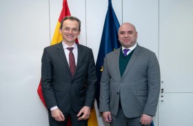 وزير إسباني يشيد بتجربة الدولة في العلوم والابتكار والطاقة النظيفة والمتجددة