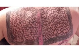 يدخل غينيس.. السبب حب جارف لابنته لوسي