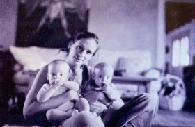 جوليا روبرتس تنشر صورة نادرة لتوأمها 