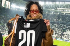 ريهانا تعود إلى المسرح خلال مباراة سوبربول 