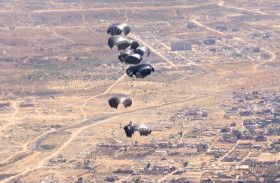 الإمارات تنفذ الإنزال الجوي الـ62 للمساعدات ضمن عملية طيور الخير وتُدخل 40 شاحنة غذائية إلى غزة