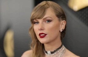 تايلور سويفت تقدم عرضاً مسرحياً مع كيلسي