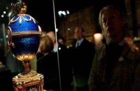 بيضة من المجوهرات والذهب بملايين الدولارات