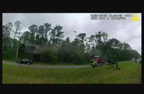 كاميرا شرطة ترصد تحليق سيارة في الهواء