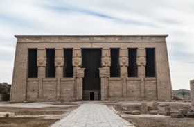 مقبرة الأقصر.. هل للكنز المكتشف علاقة بالملكة نفرتيتي؟