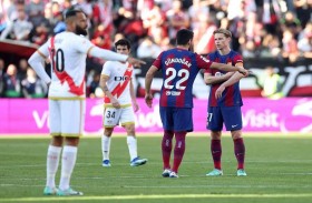 برشلونة يتعثر ويهدي أتلتيكو المركز الثالث 