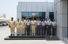 شرطة دبي تطلع على ممارسات تعزيز السلامة المرورية بأبوظبي