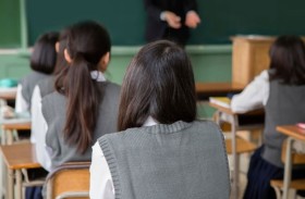 اعتداء وحشي من طالبة على معلمتها