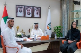 راشد بن حميد يكرم مشجعة المنتخب .. ويؤكد : كل الدعم «للأبيض» في مباراتيه أمام إندونيسيا وفيتنام