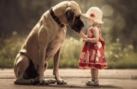 نمو الأطفال مع كلب قد يحميهم من مرض شائع!