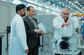 إعادة تدوير العبوات البلاستيكية إلى هياكل بأوزان خفيفة ومستدامة