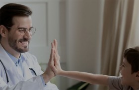 صحة أبوظبي تدعو سكان الإمارة إلى تبني نموذج الرعاية الصحية الأولية القائم على مفهوم طبيب الأسرة