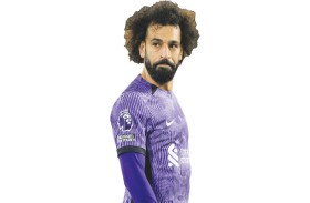 أسطورة الدوري الإنجليزي يدعم  صلاح ضد كلوب