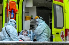 بعد عامين من «كورونا».. هل يغير «أوميكرون» قواعد مواجهة الوباء؟