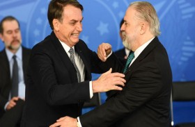 أوغوستو أراس، المدعي العام الذي يحمي بولسونارو