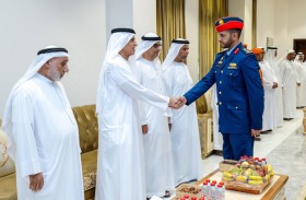 سعود بن صقر يقدم واجب العزاء في وفاة سعيد راشد الحمودي