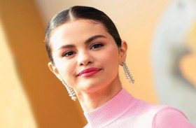 سيلينا غوميز تتسبب ببكاء هايلي بالدوين