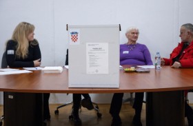 الكرواتيون يدلون بأصواتهم في الدورة الثانية من الانتخابات الرئاسية 