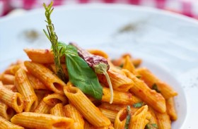 اقتحم حضانة ليطبخ معكرونة!