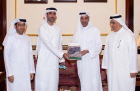 حاكم الفجيرة يطلع على مستهدفات  «الطاقة والبنية التحتية» للخمسين عاما المقبلة