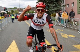 دراج فريق الإمارات يحقق فوزا مهما في فرنسا وتألق لافت لمولانو