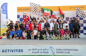 عمر راشد يعانق لقب محترفي واقف الدراجات المائية