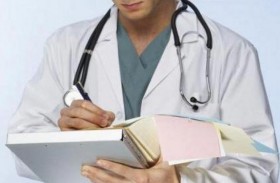 طبيب يكشف عن علامة خارجية لما قبل السرطان