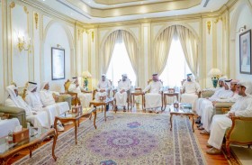 عمار النعيمي يستقبل نجوم الكرة المشاركين في بطولة «كواترو للأكاديميات الخليجية»