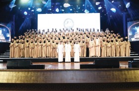 حامد بن زايد يشهد حفل تخريج طلبة جامعة محمد بن زايد للعلوم الإنسانية