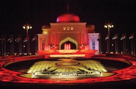 أشهر معالم الإمارات والعالم العربي تكتسي بألوان الكوكب الأحمر بالتزامن مع وصول مسبار الأمل إلى المريخ