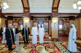 أمام محمد بن راشد .. قاضيان بمحاكم مركز دبي المالي العالمي يؤديان اليمين القانونية