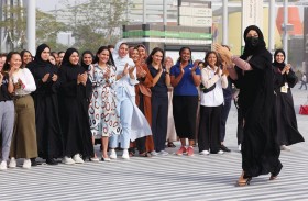 موظّفَات إكسبو 2020 دبي يتحِدن لالتقاط صورة مميزة احتفالا باليوم الدولي للمرأة
