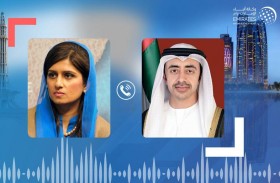 عبدالله بن زايد يهنئ هاتفيا وزيرة خارجية باكستان الجديدة