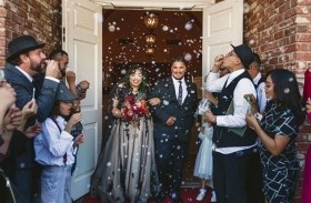 تتزوج في دار للجنازات بفستان أسود