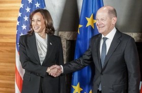 شولتس يغازل هاريس.. «سياسية ذات خبرة وكفاءة»