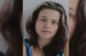 السجن 19 عاماً لسيدة قيّدت طفلها وتركت كلباً ينهش رقبته