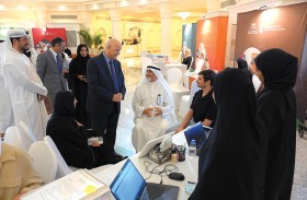 مدير جامعة الشارقة يتفقد إجراءات القبول للعام الأكاديمي 2024-2025