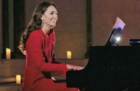 كيت ميدلتون تقدم تحية خاصة للملكة إليزابيث