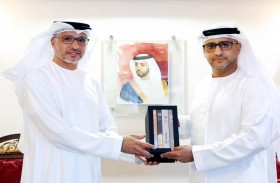 الأرشيف والمكتبة الوطنية يستقبل وفداً من جامع الشيخ زايد