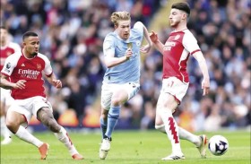 الدوري الإنجليزي .. صراع الأمتار الأخيرة يشعل المنافسة على اللقب بين مانشستر سيتي وأرسنال