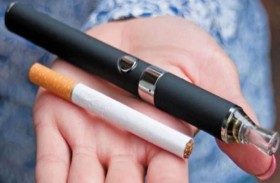 السجائر الإلكترونية والعادية.. دراسة تكشف أيهما أخطر
