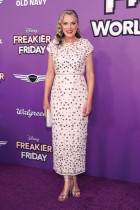 الممثلة الأمريكية إيلين هندريكس لدى حضورها العرض الأول لفيلم ديزني  Freakier Friday  في لوس أنجلوس. ا ف ب