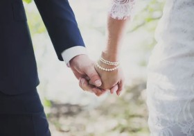 حفل زفاف ينقلب «ساحة معركة»